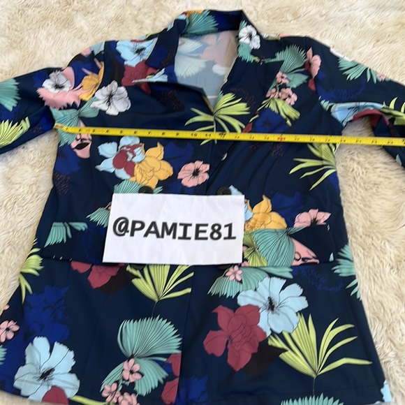 NO LABEL Women’s Blue Floral Blazer & Shorts Set Size S/M EUC - Picture 8 of 17